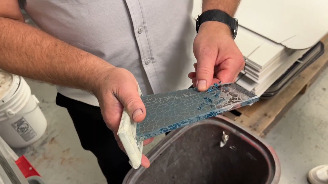 remove R4 photoresist film